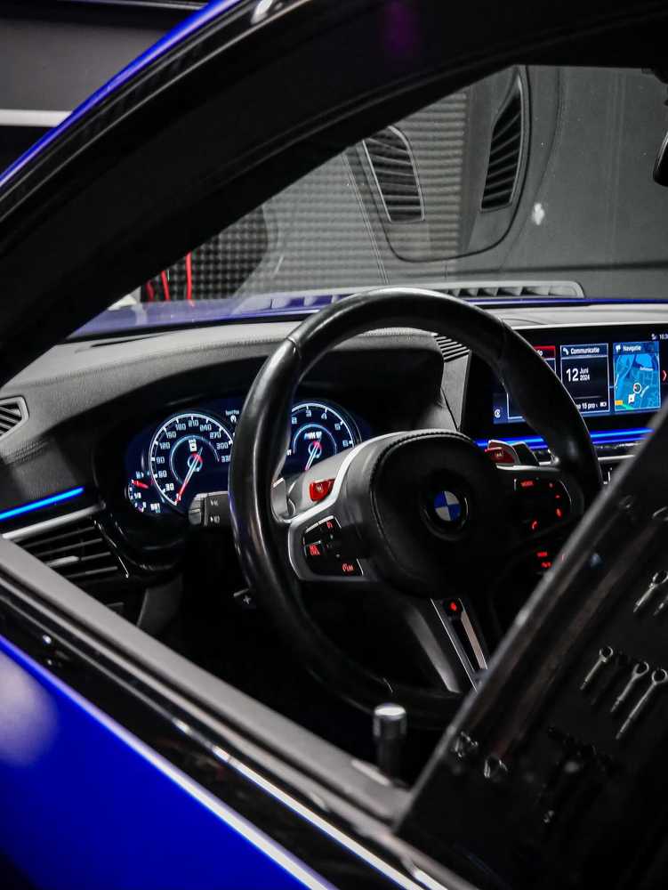 BMW M5 — detail